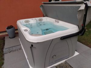 whirlpool-jacuzzi-hydropool-self-cleaning-SE4300-sachsen-brandenbur-1